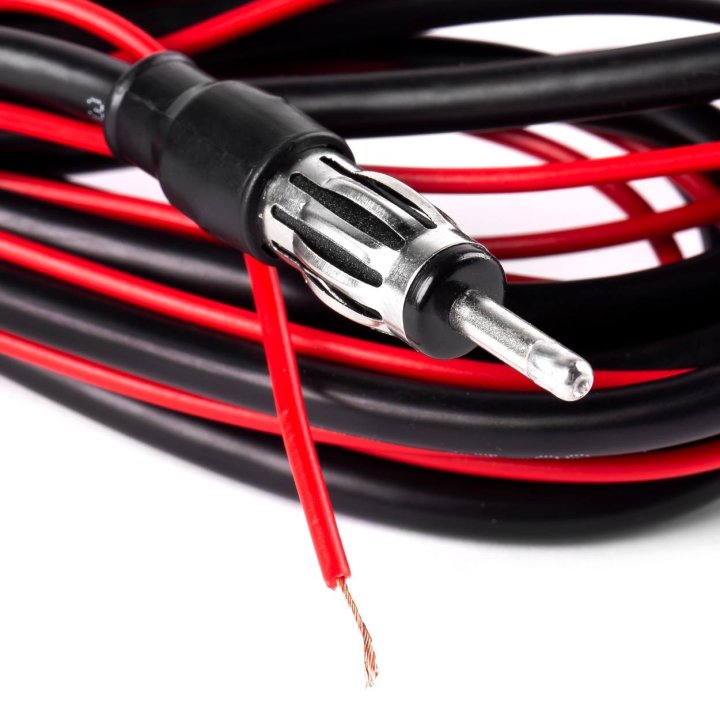 Antena samochodowa ze wzmacniaczem ANT04