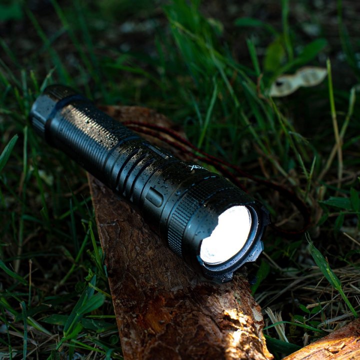 Latarka akumulatorowa taktyczna 600lm + powerbank VA0179 VAYOX