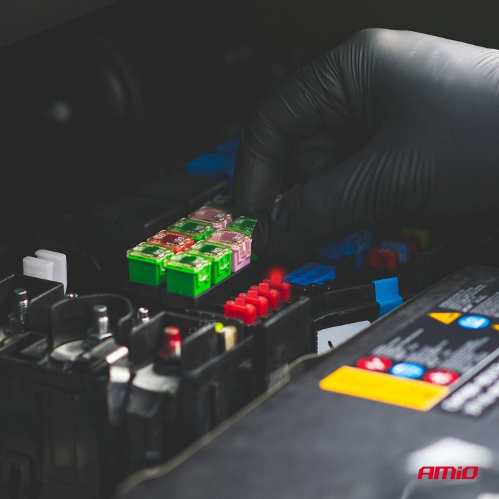 Bezpieczniki samochodowe mini z diodą led 10 szt. AMIO-04340