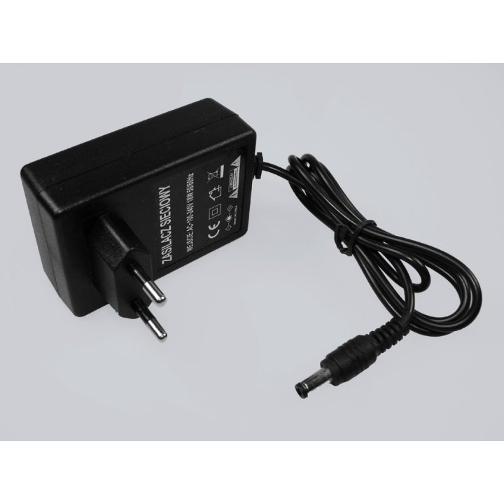Zasilacz impulsowy wtyczkowy 18V/1,0A DC 2,1/5,5